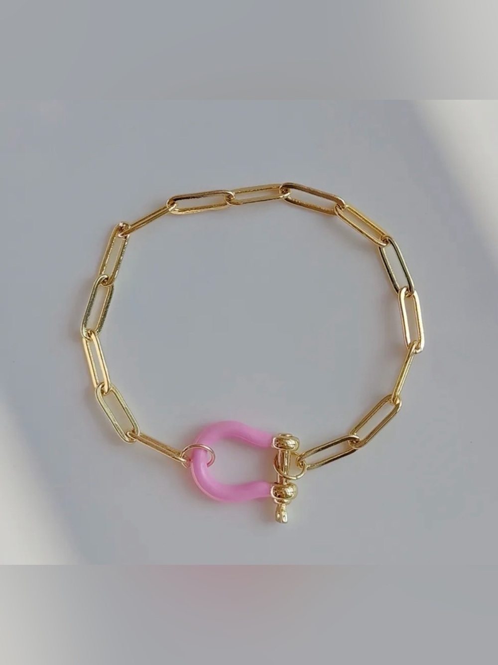 Western Horseshoe Bracelet Gold Chain Bracelet with Pink Horseshoe